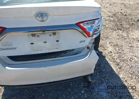 2015 Toyota Camry Se z USA, uszkodzony, nr VIN 4T1BF1FK2FU054080